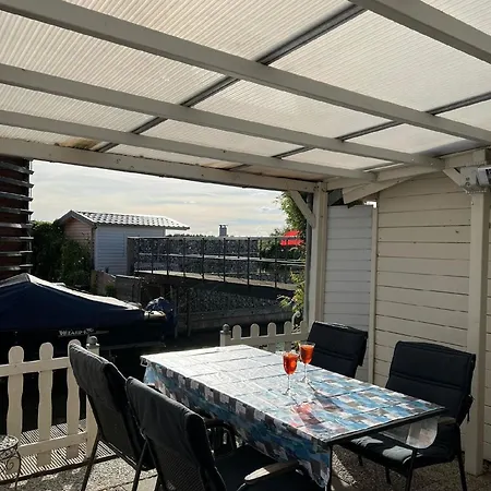 Charmantes Ferienhaus In Mit Terrasse Und Grill * Wervershoof