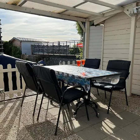 Holiday home Charmantes Ferienhaus In Mit Terrasse Und Grill *