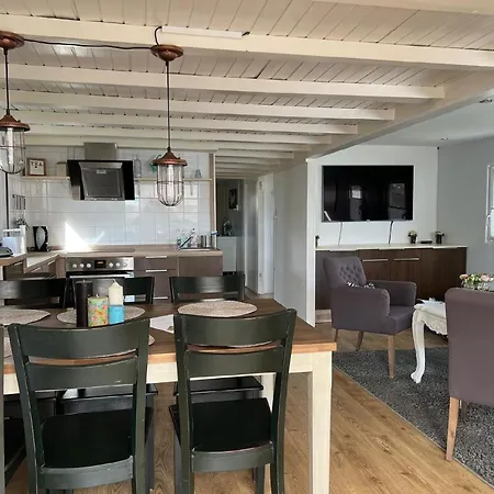 Charmantes Ferienhaus In Mit Terrasse Und Grill Holiday home *